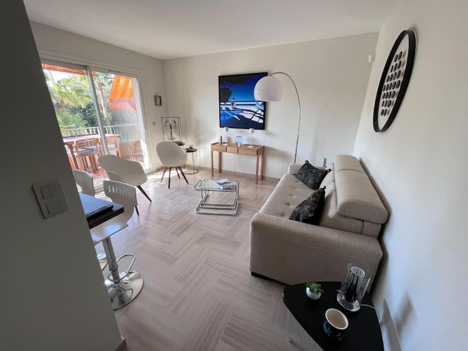 Appartement Avec Terrasse, Vue Jardin Et Piscine أنتيب المظهر الخارجي الصورة