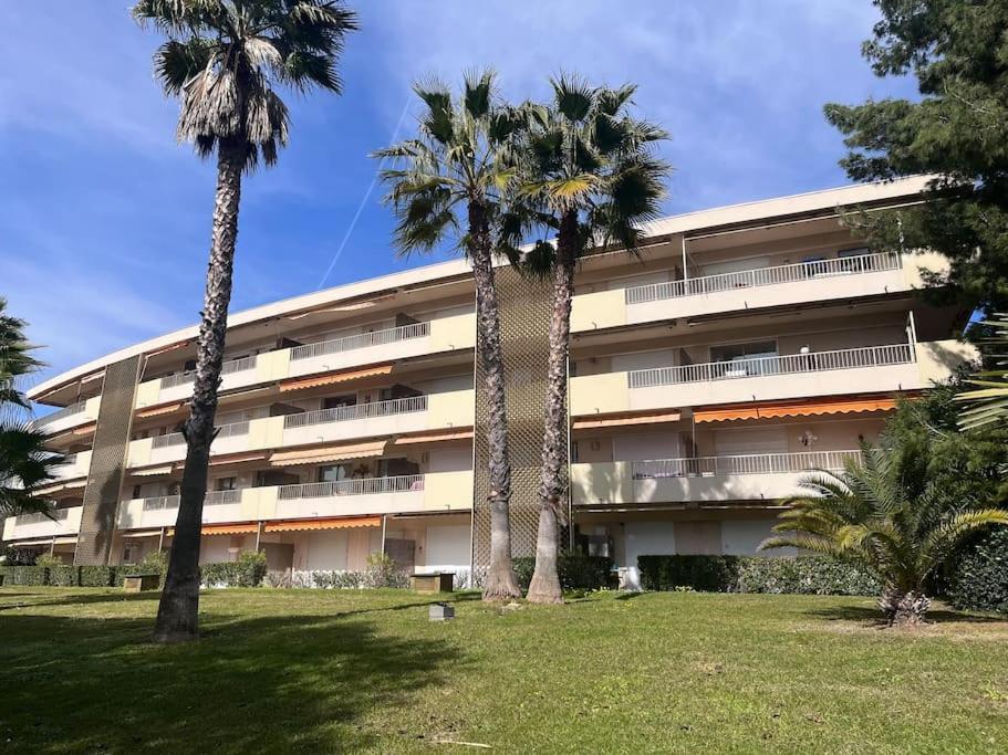 Appartement Avec Terrasse, Vue Jardin Et Piscine أنتيب المظهر الخارجي الصورة