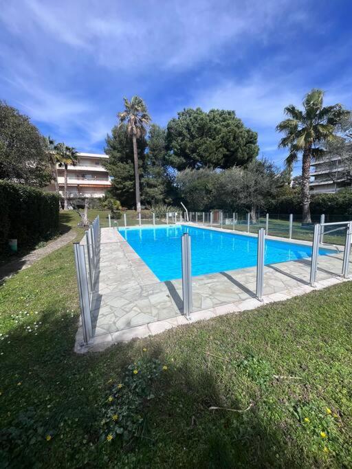 Appartement Avec Terrasse, Vue Jardin Et Piscine أنتيب المظهر الخارجي الصورة