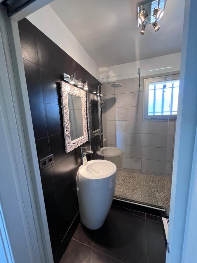 Appartement Avec Terrasse, Vue Jardin Et Piscine أنتيب المظهر الخارجي الصورة